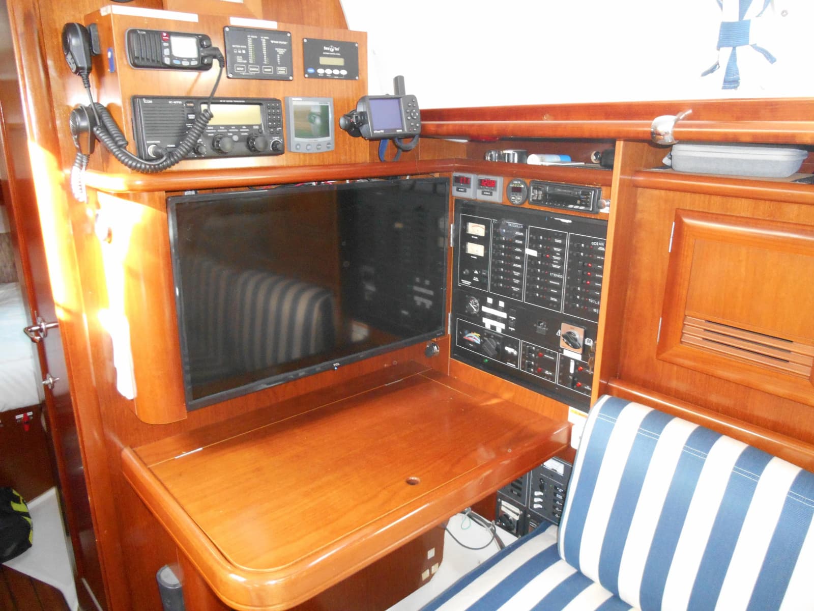 2000 Beneteau Oceanis 50 - Photo 27