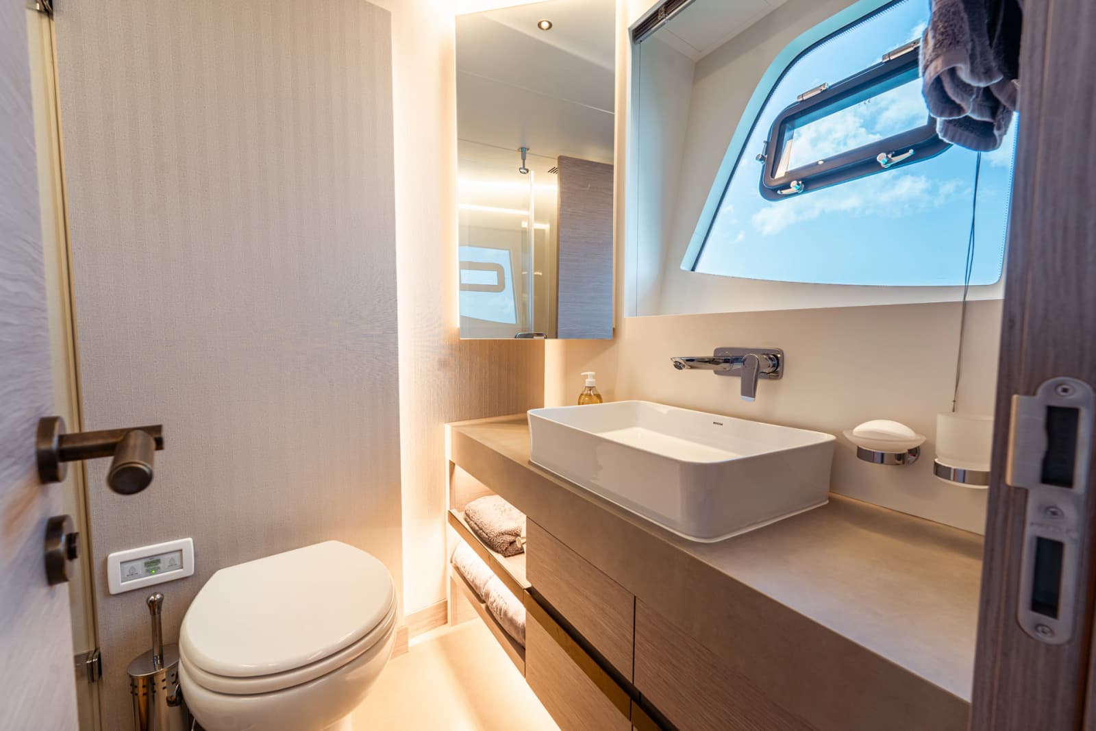 2023 Numarine 26XP - Photo 18