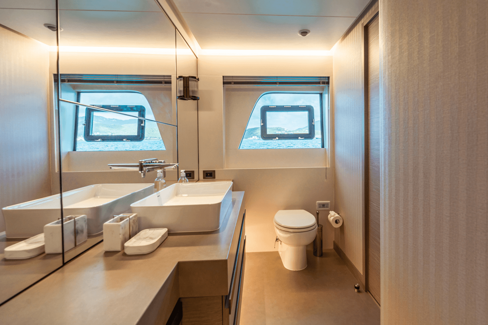 2023 Numarine 26XP - Photo 15