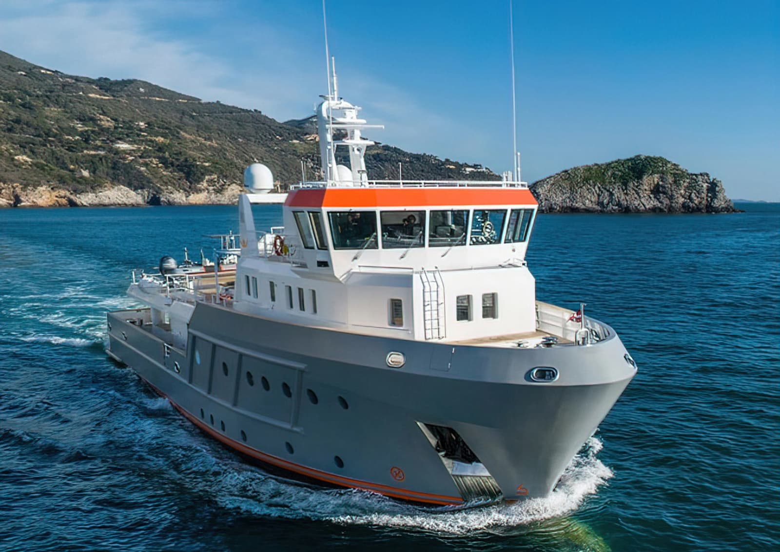 2028 Ocean King Explorer 130 - Photo 3