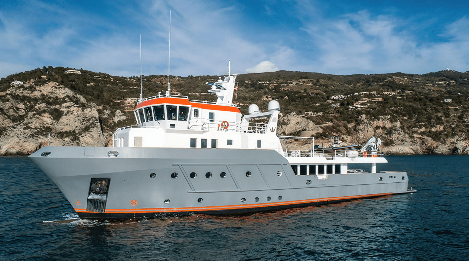 2028 Ocean King Explorer 130 - Photo 2