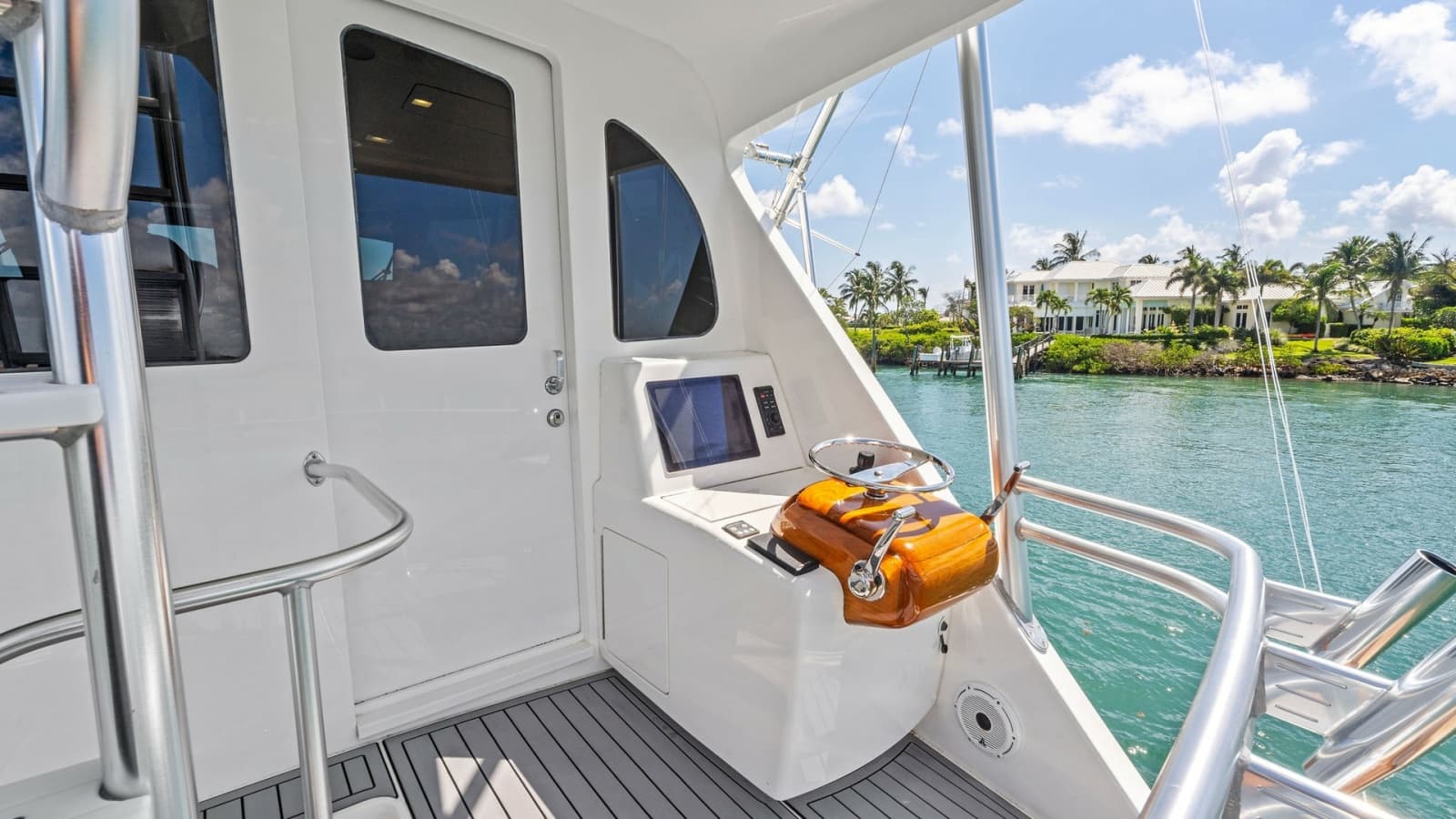 2016 Viking 80 Enclosed Bridge - Photo 100