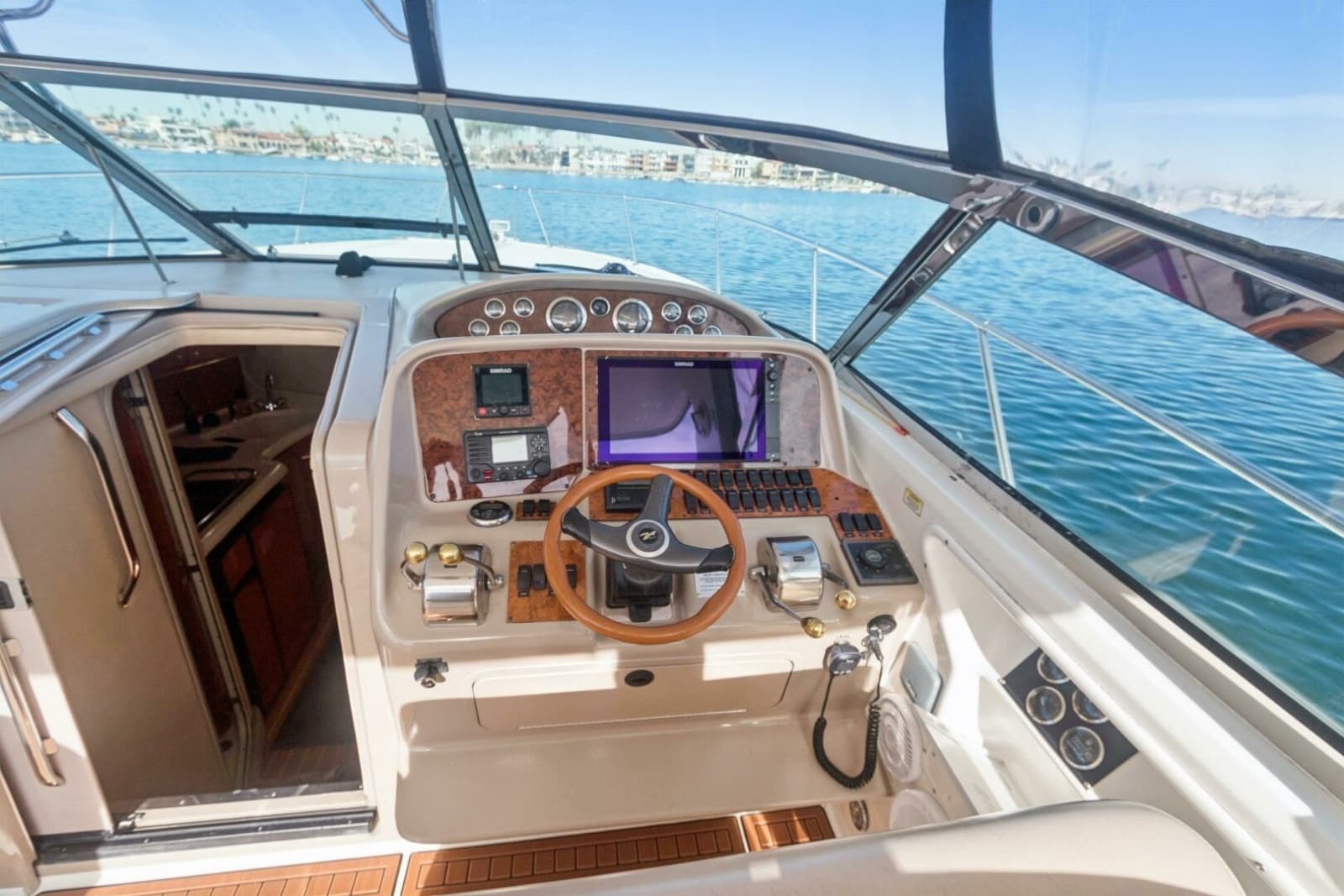 2000 Sea Ray 370 Express Cruiser - Photo 48