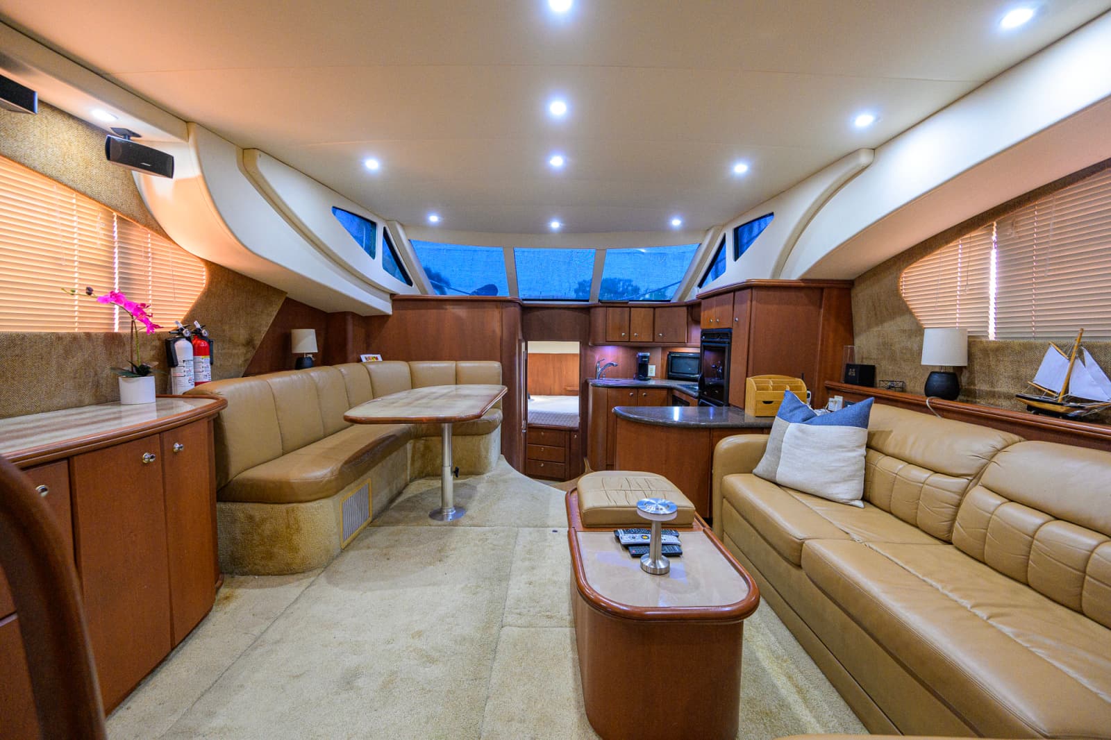 2005 Silverton 39 Motor Yacht - Photo 33
