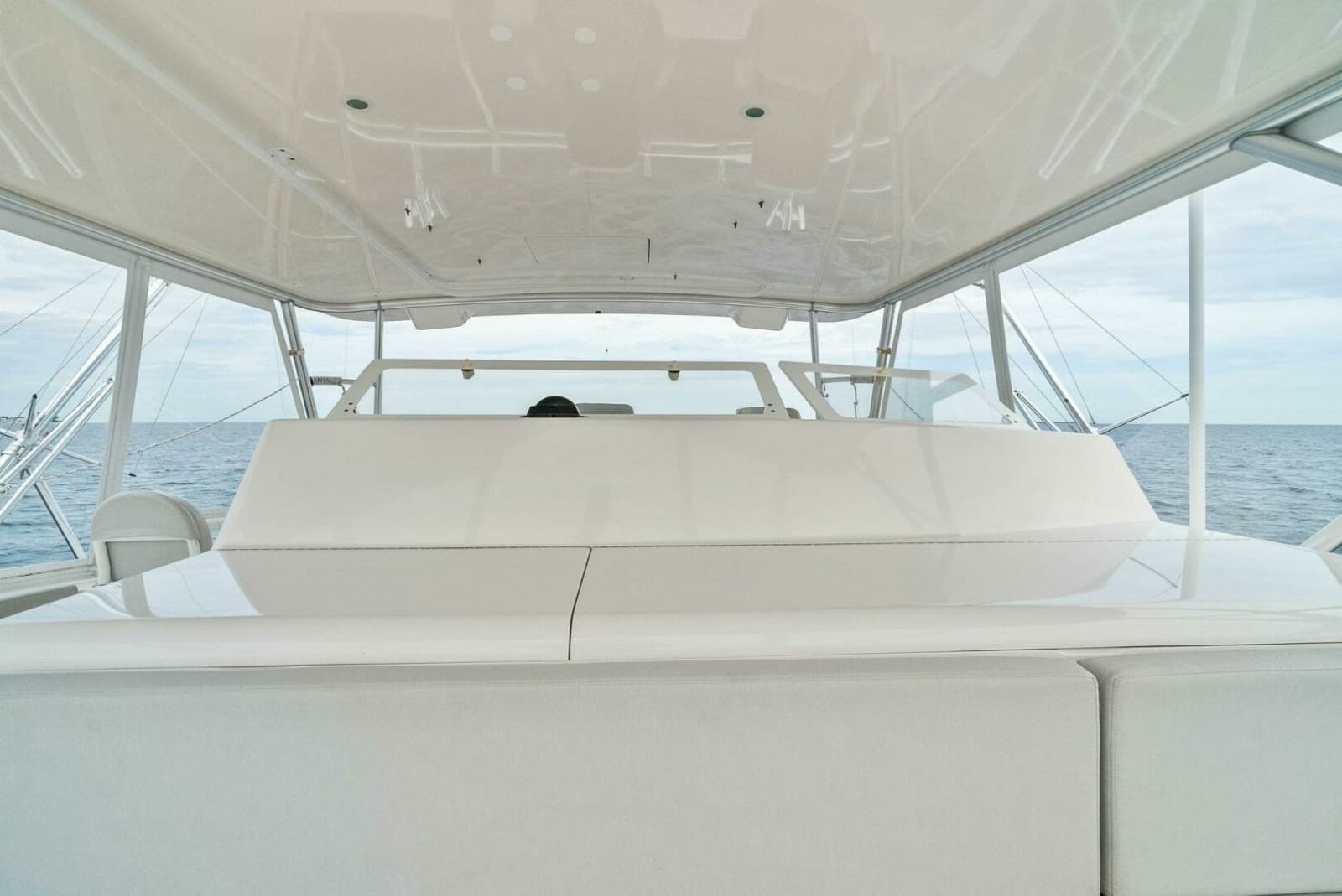 2006 Viking 61 Convertible - Photo 63