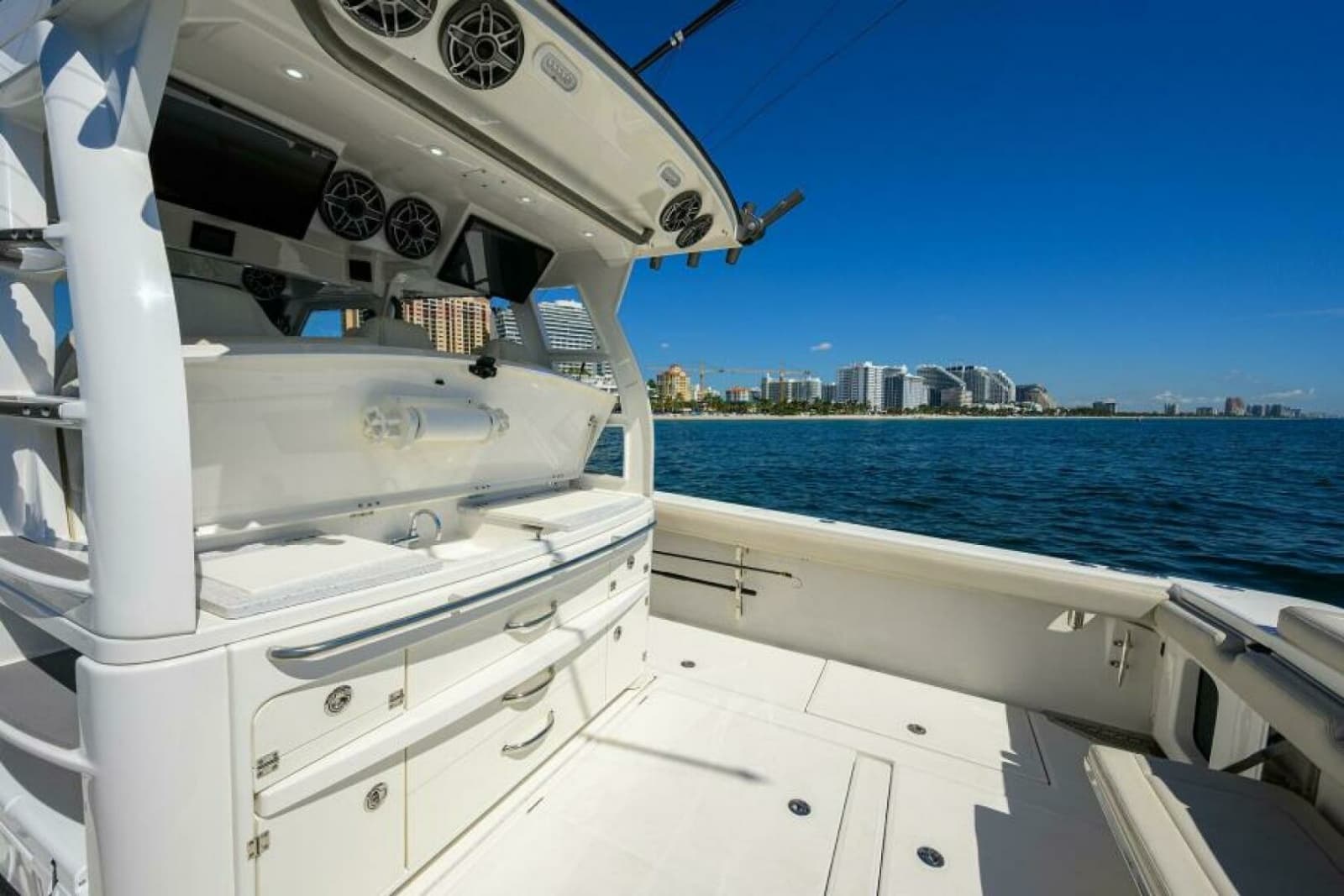 2021 Solace Center Console - Photo 14