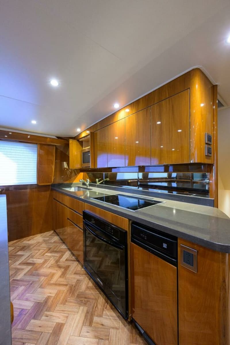 2014 Viking 76 Enclosed Bridge - Photo 17