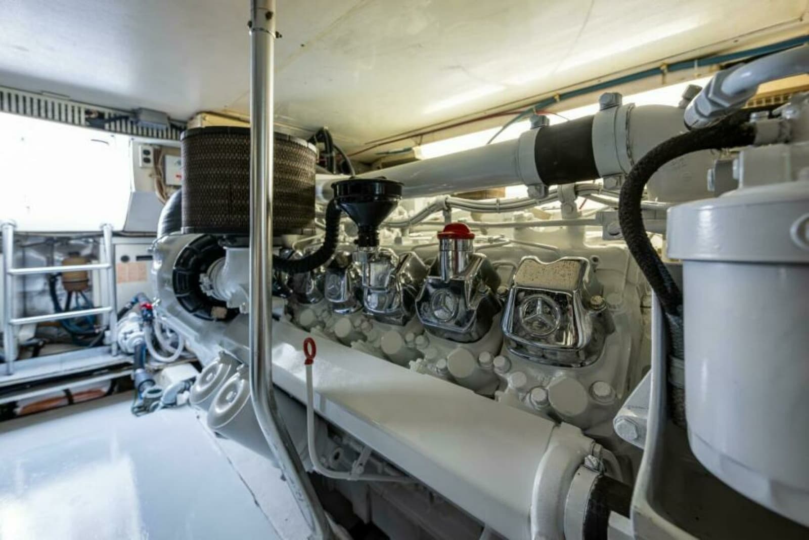 1999 Ocean Yachts 60 Convertible - Photo 62