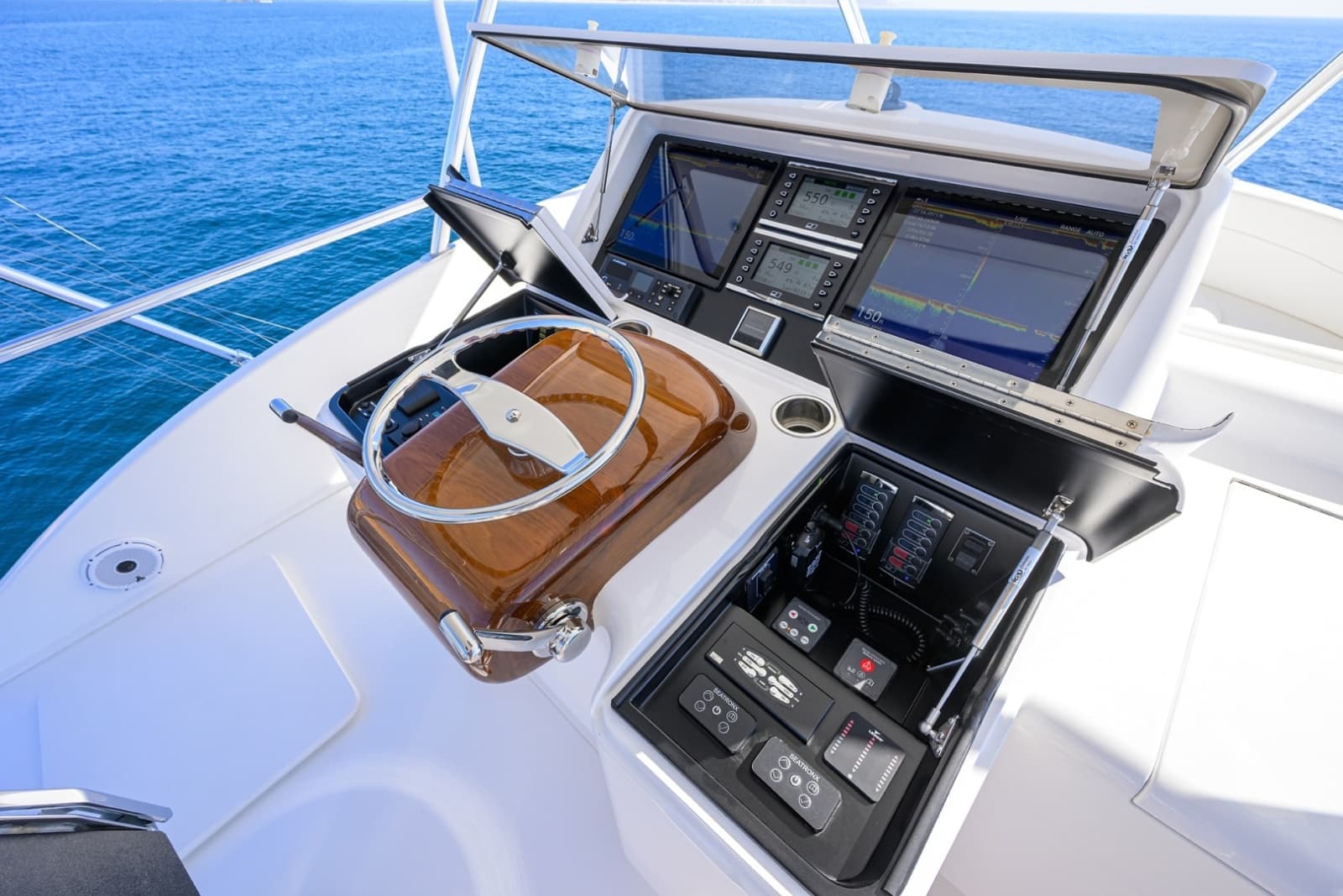 2023 Viking 80 Skybridge - Photo 37