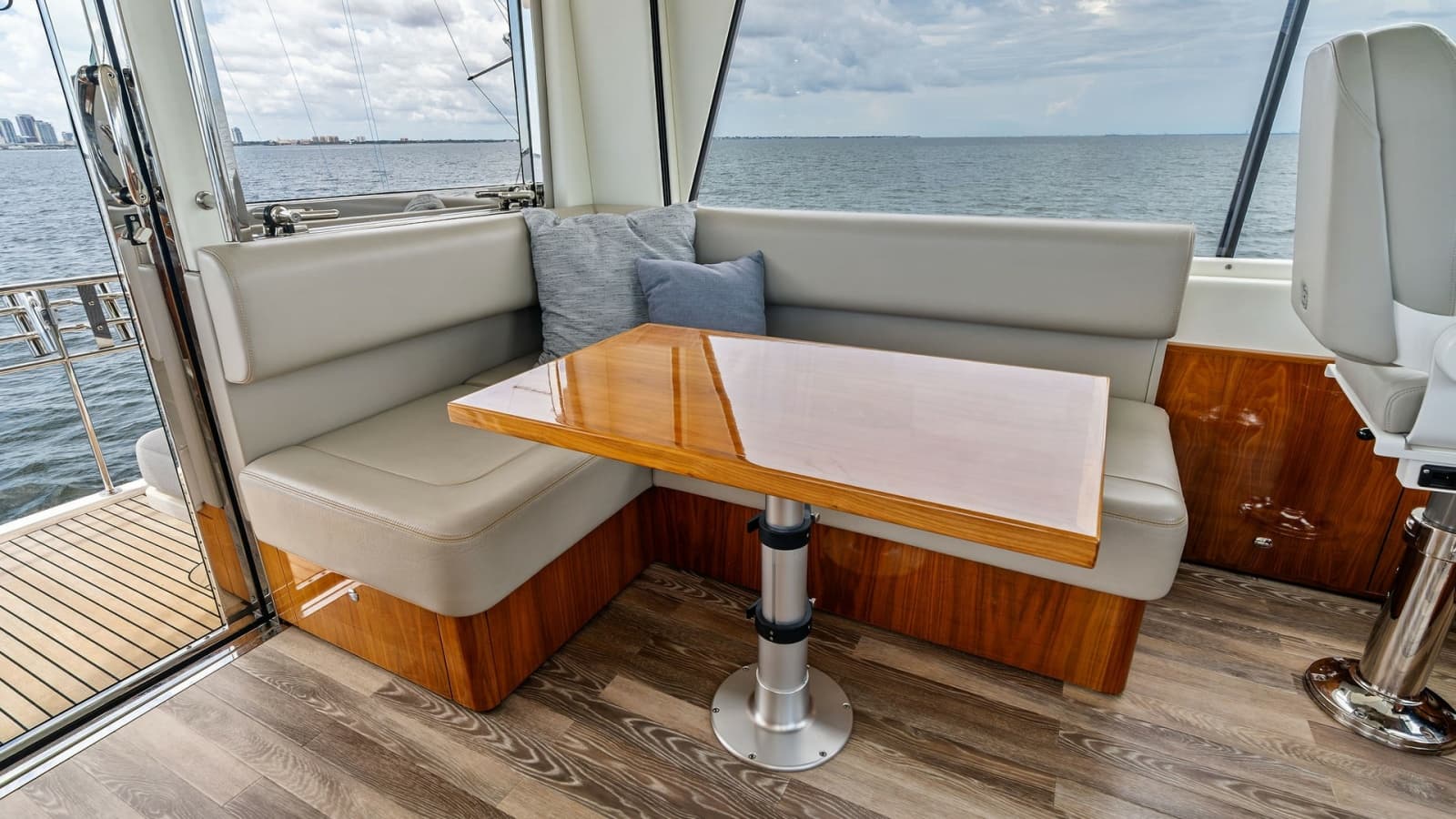 2021 Riviera 57 Enclosed Bridge - Photo 51