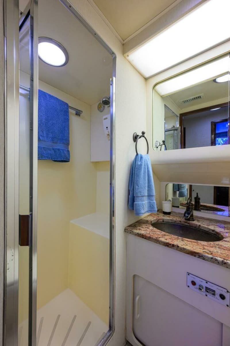 1991 Hatteras 78 Cockpit Motor Yacht - Photo 25