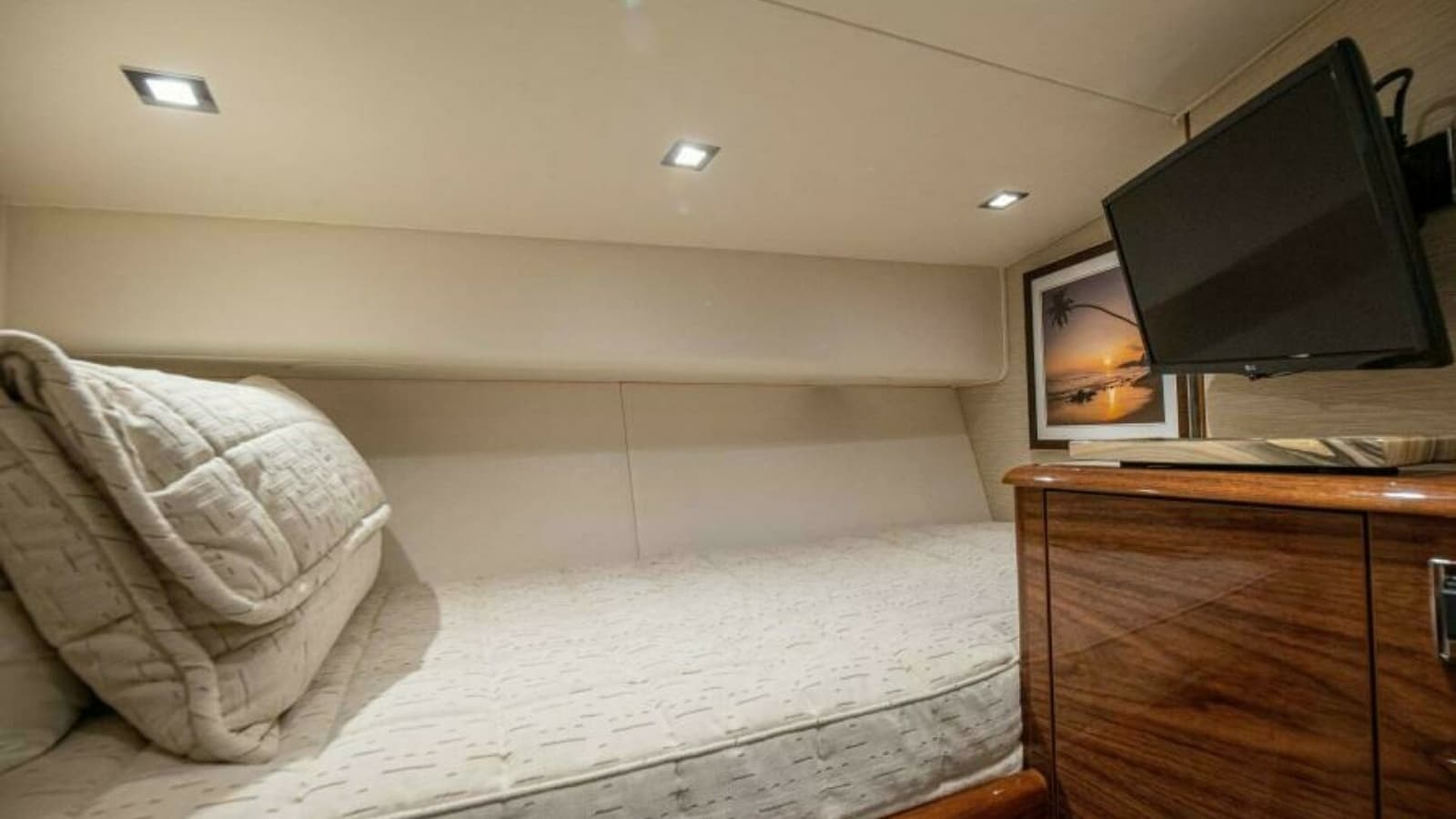 2023 Viking 64 Convertible - Photo 31