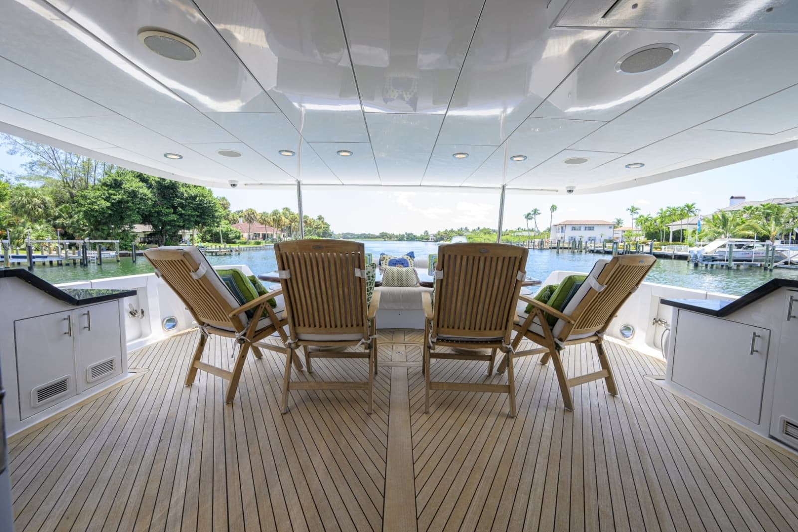2005 Hatteras 100 Motor Yacht - Photo 51