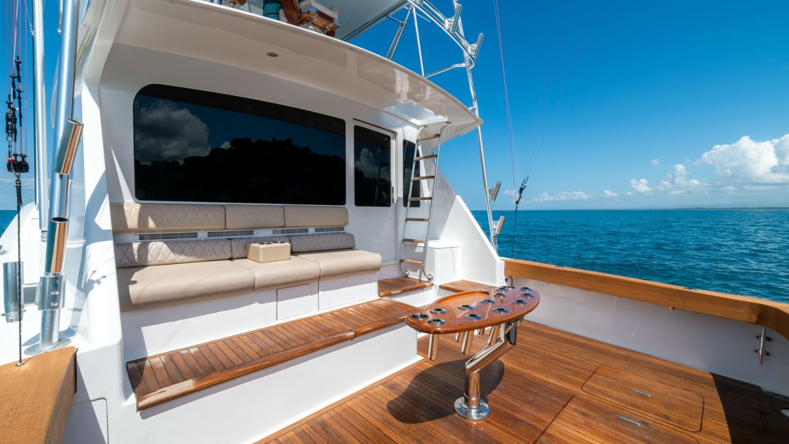 2001 Viking 61 Convertible - Photo 63