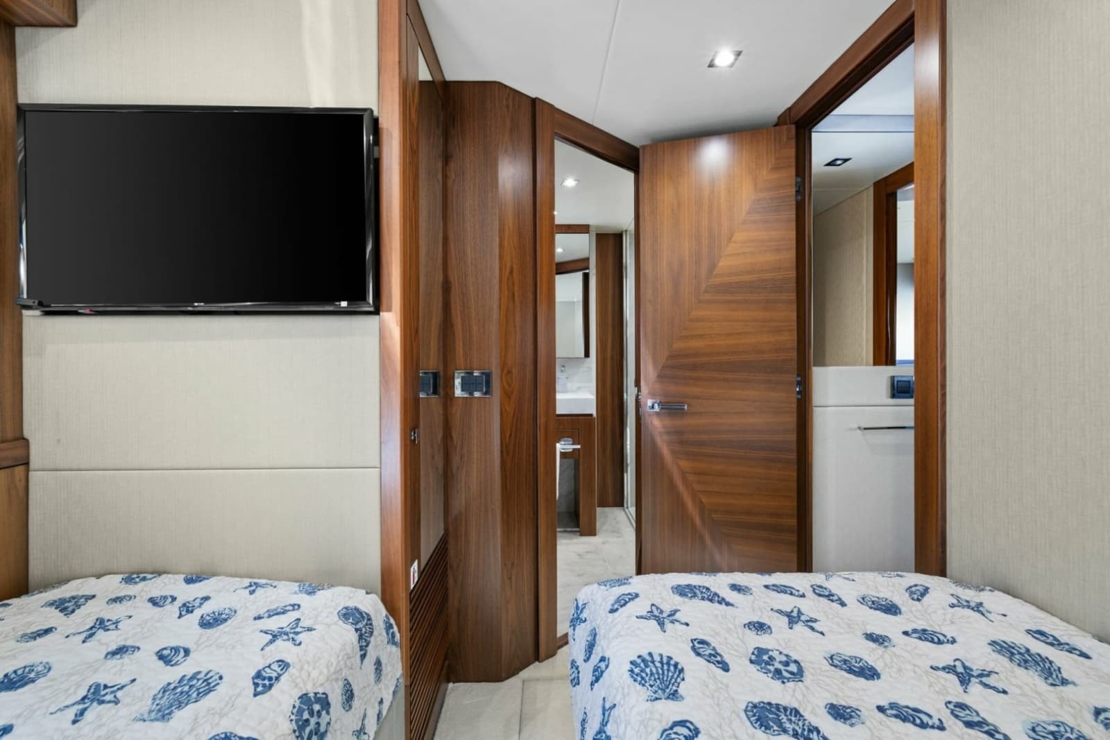 2018 Sunseeker 95 Motoryacht - Photo 23