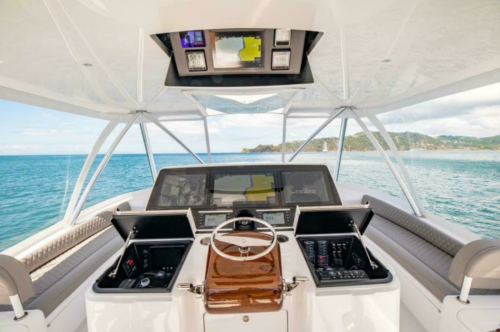2023 Viking 64 Convertible - Photo 2