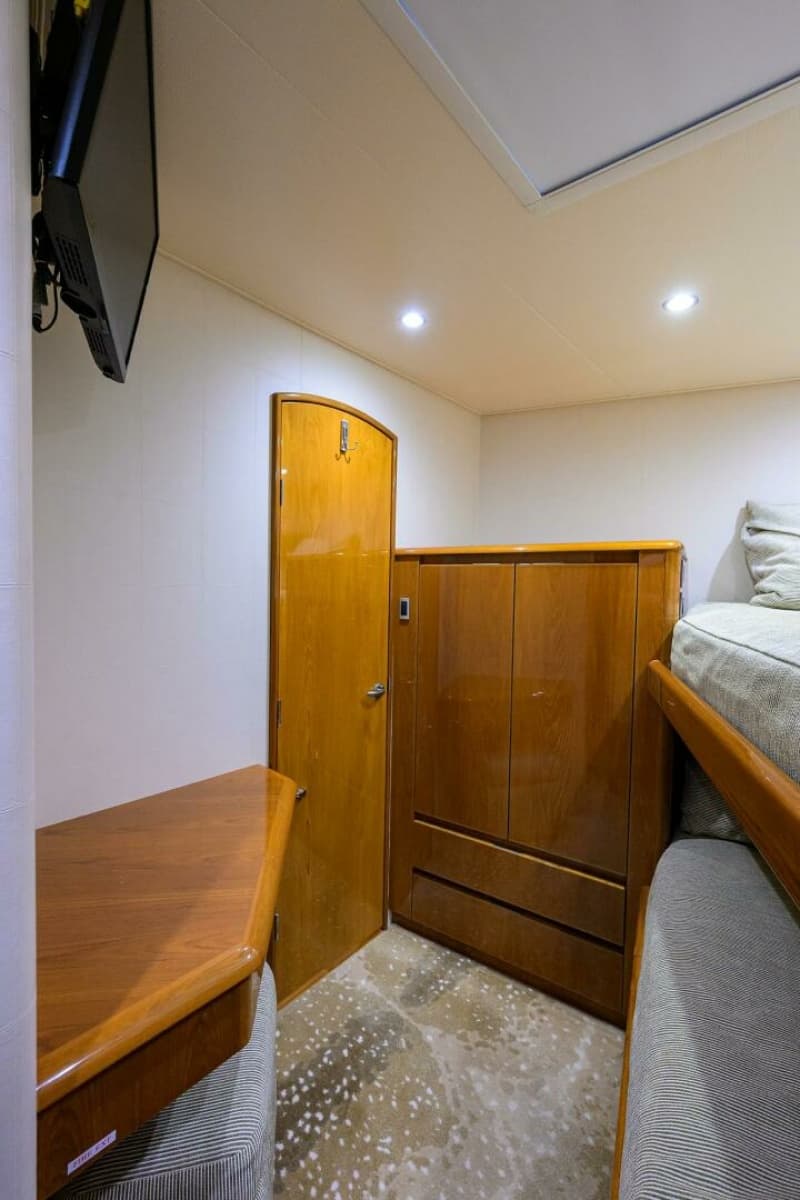 2014 Viking 76 Enclosed Bridge - Photo 41