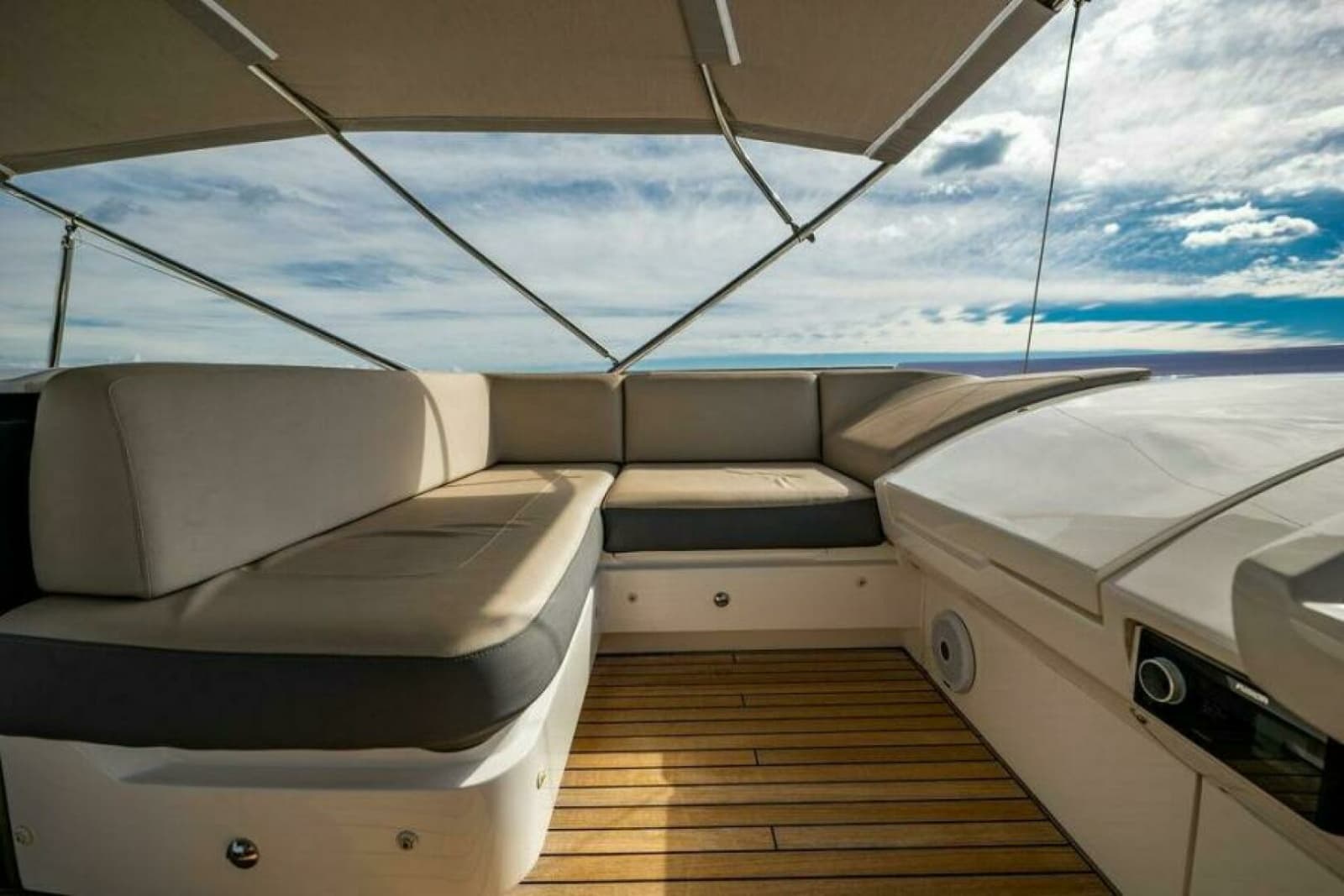 2016 Princess S65 - Photo 35