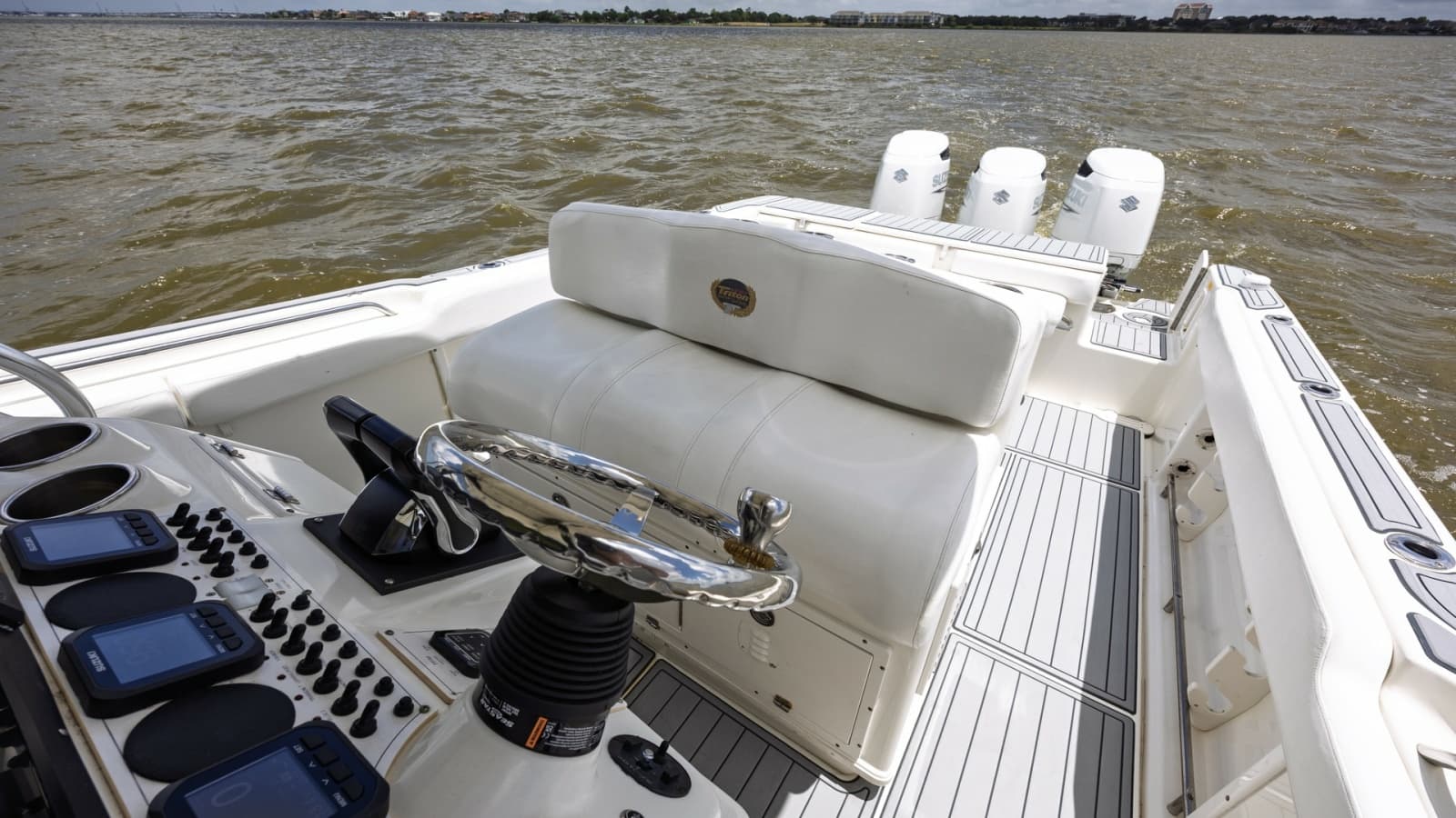2005 Triton 351 Center Console - Photo 29