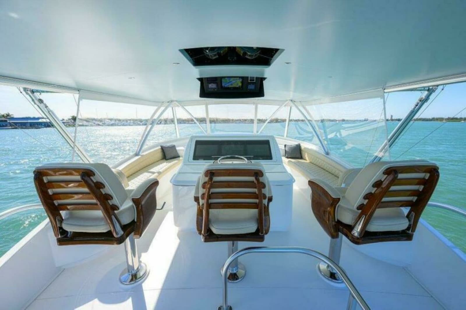 2020 Viking 72 Convertible - Photo 37