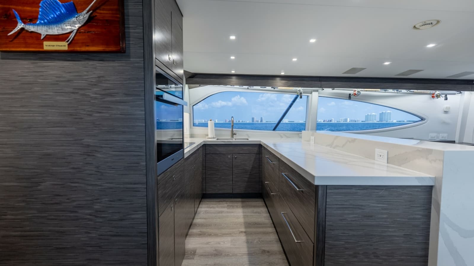 2021 Hatteras 65 GT - Photo 15