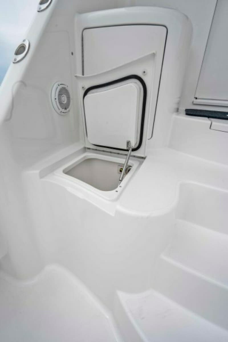 2011 Viking 70 Enclosed Bridge - Photo 45