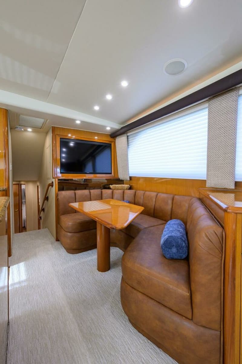 2004 Viking 56 Convertible - Photo 44