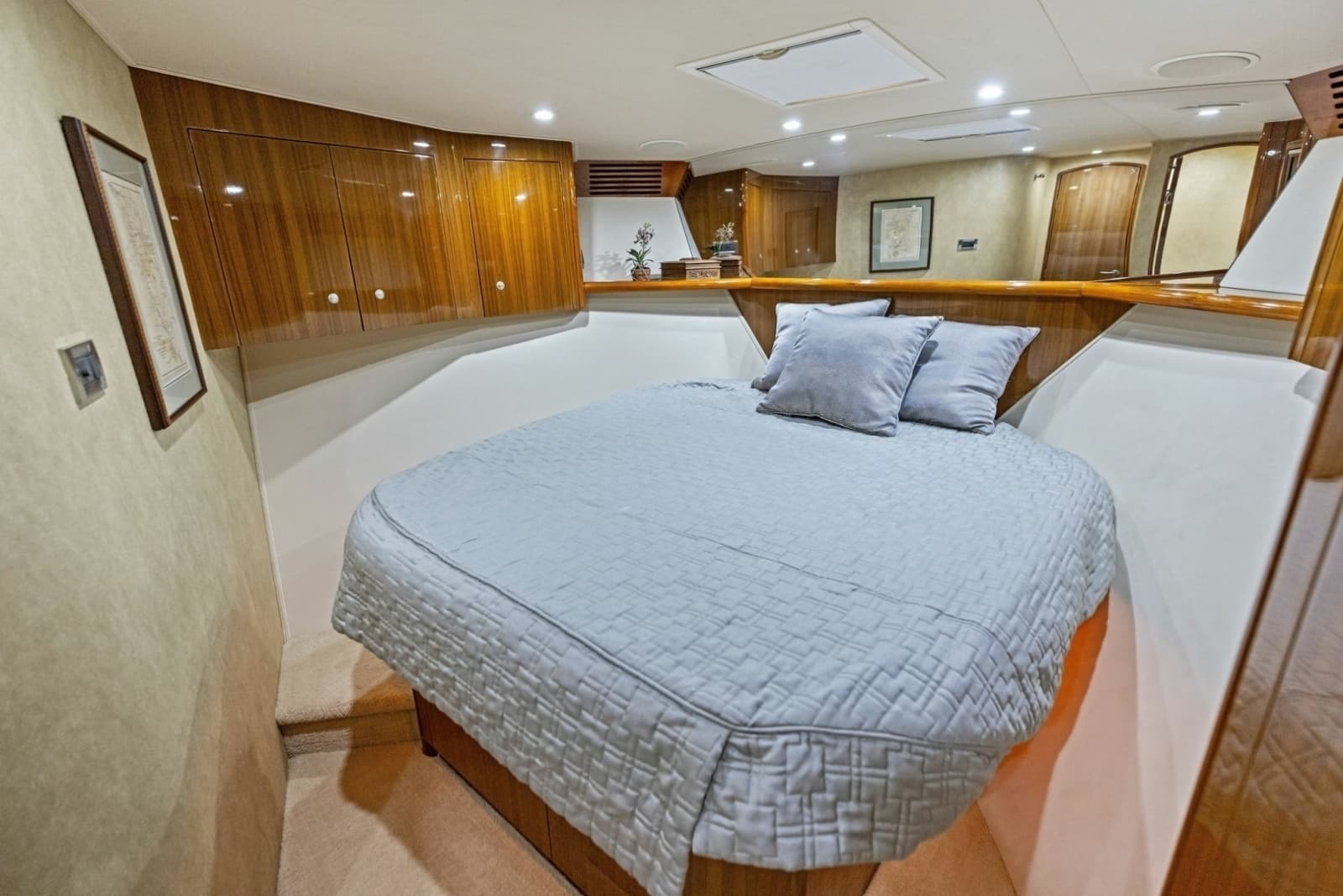 2008 Viking 68 Skybridge - Photo 95