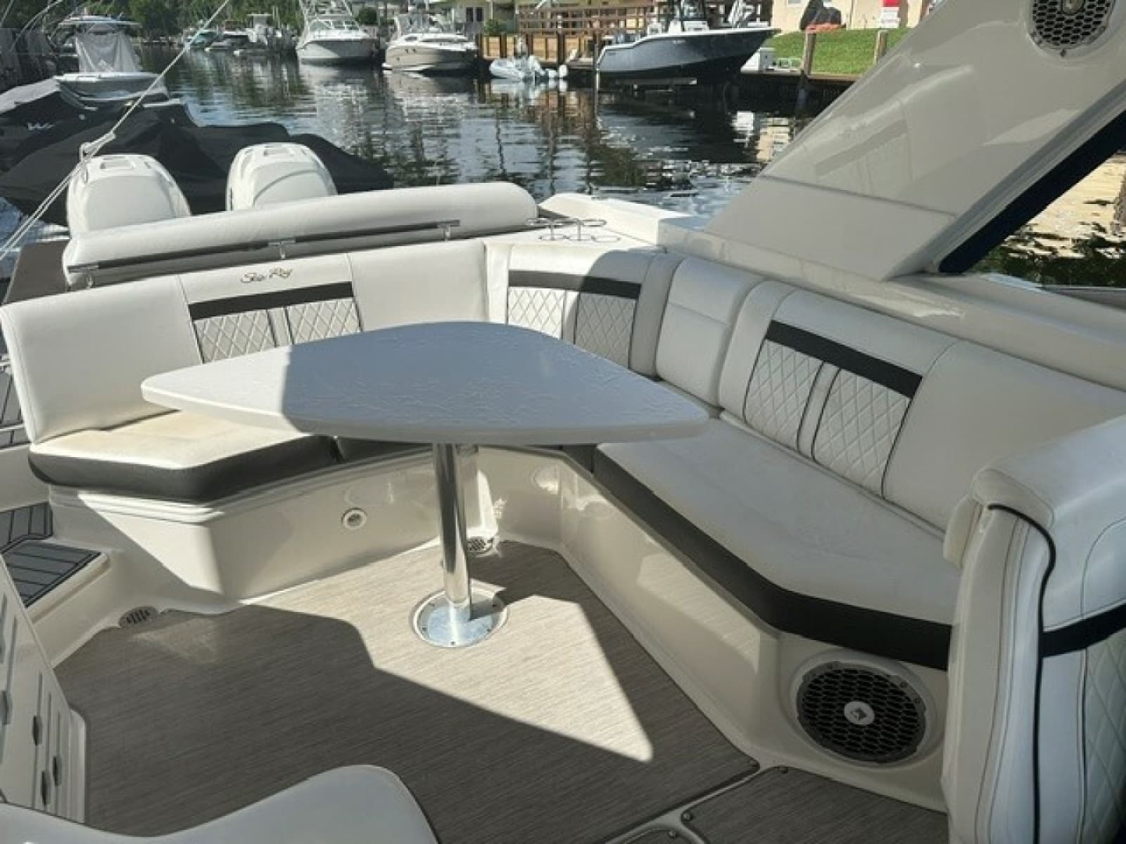 2018 Sea Ray SLX 310 - Photo 8