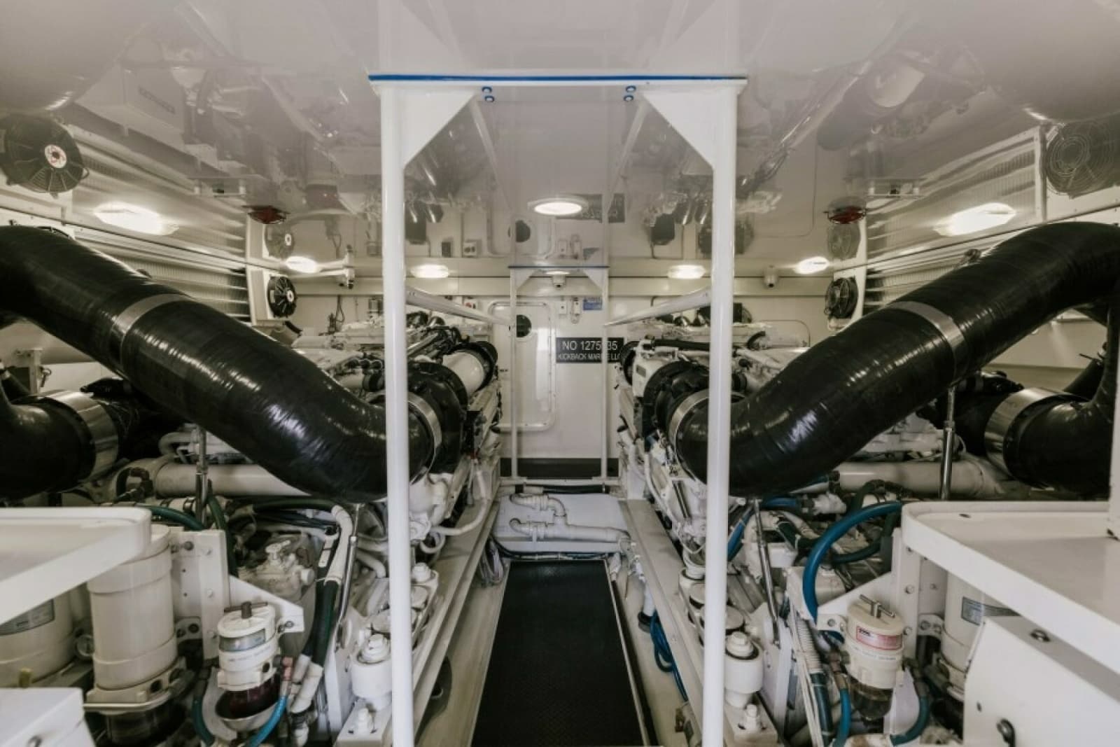 2006 Viking 74 Enclosed Bridge - Photo 61