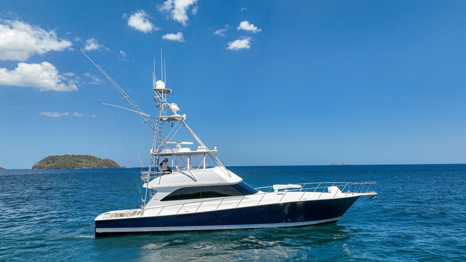 2005 Viking 61 Convertible - Photo 1