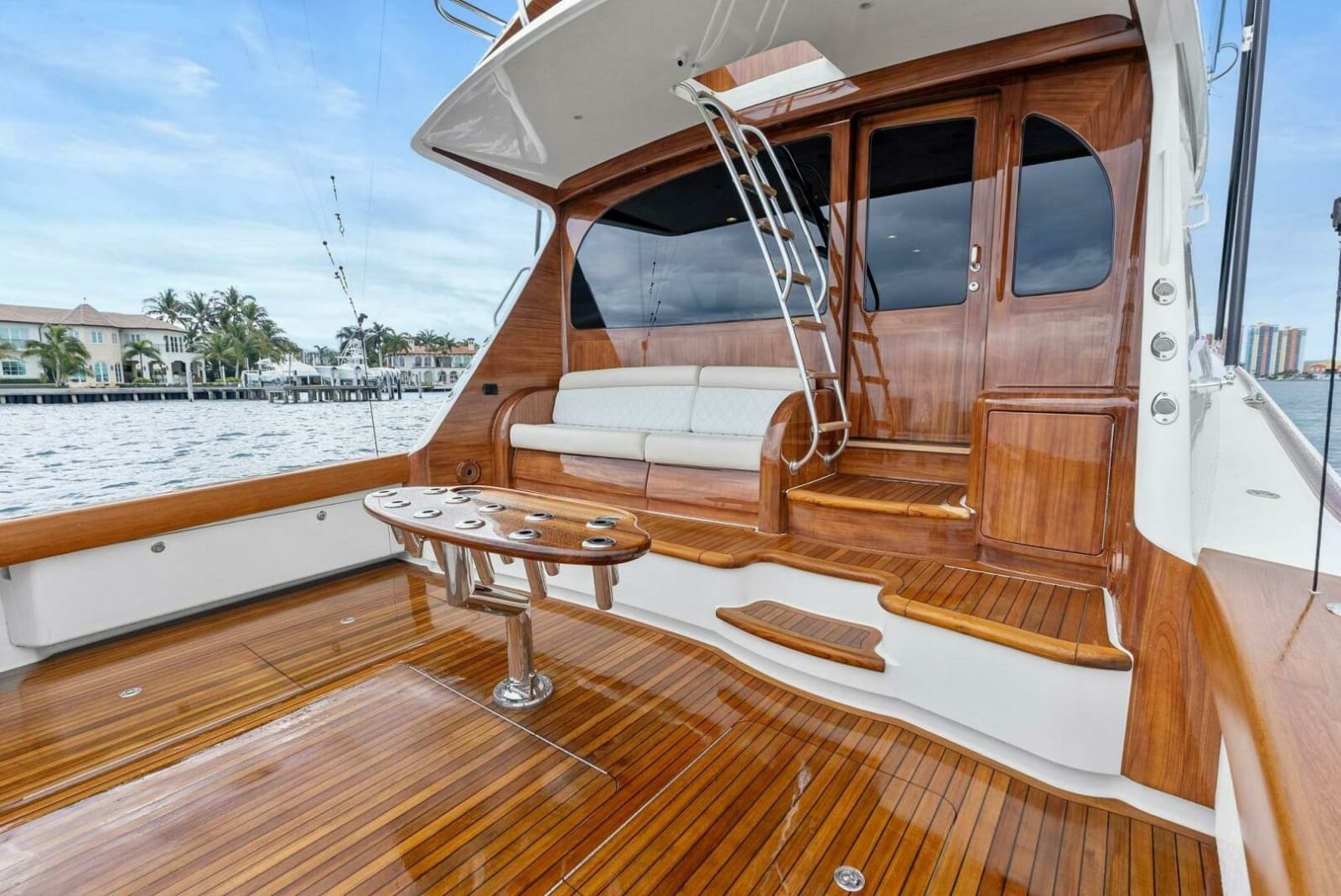 2022 Viking 68 Enclosed Bridge - Photo 4