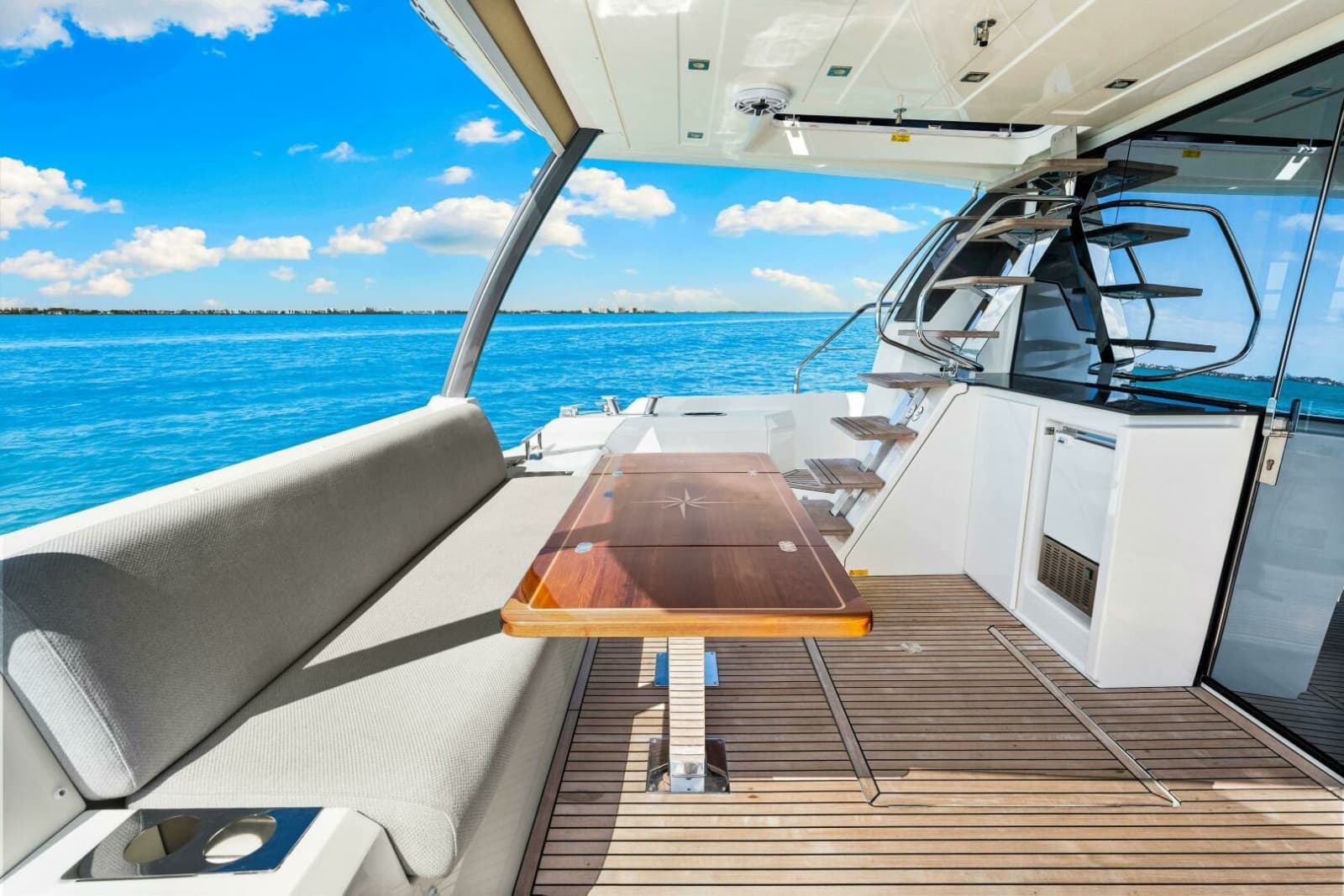 2019 Prestige 630 Flybridge - Photo 24