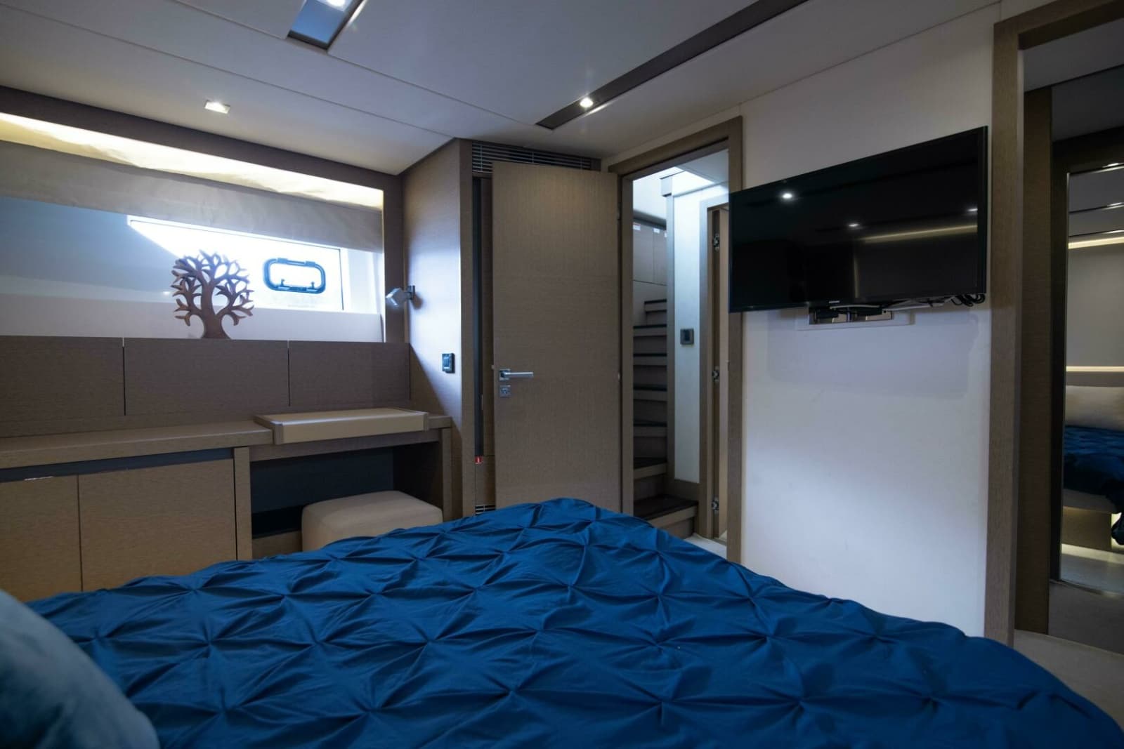 2018 Prestige 680 Flybridge - Photo 25
