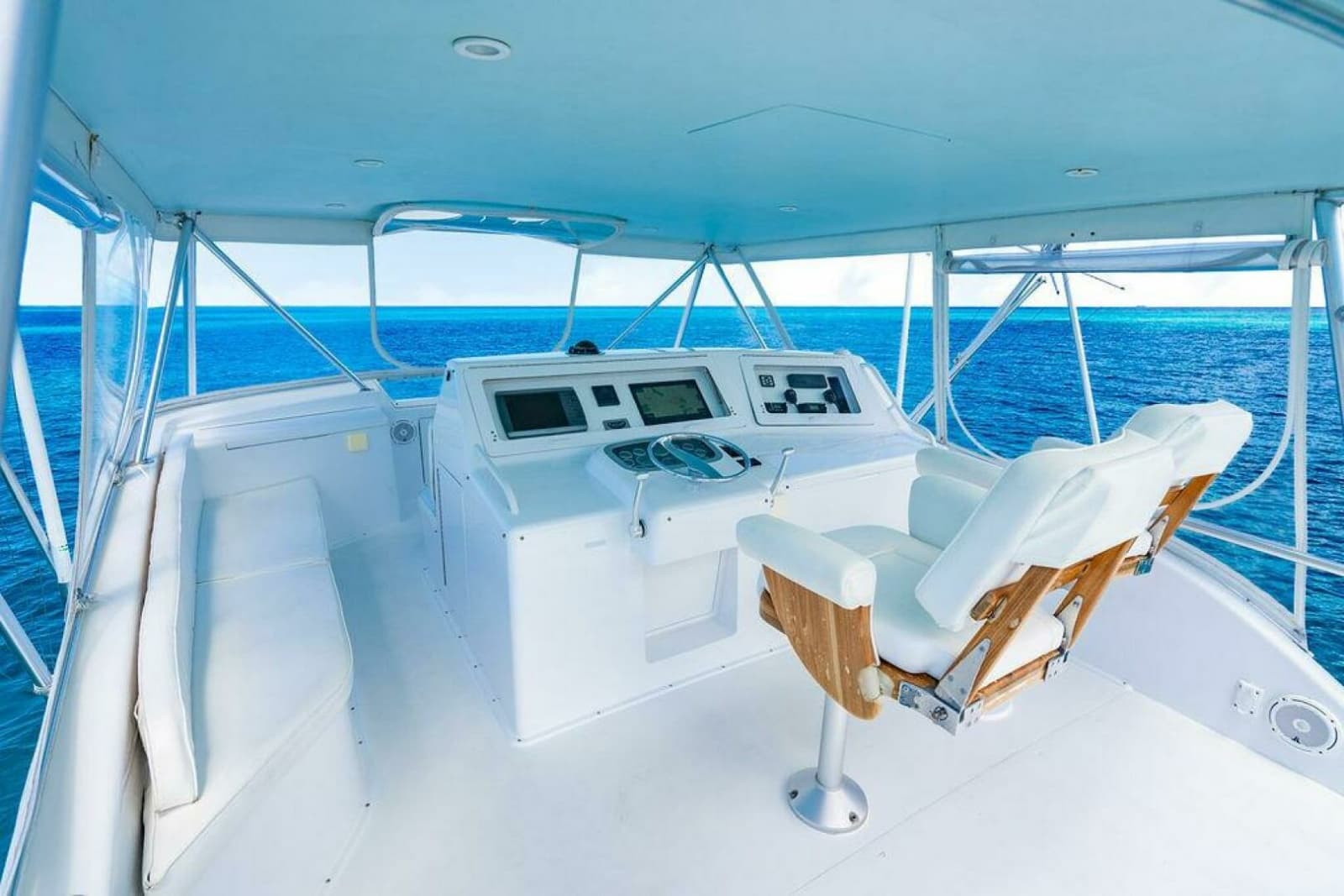 1999 Viking 55 Convertible - Photo 61