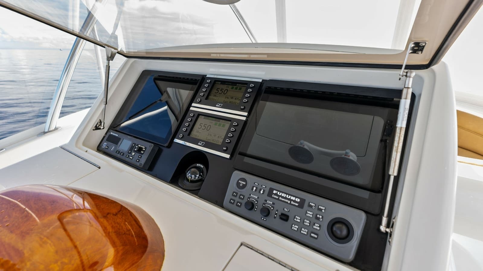 2017 Viking 80 Convertible - Photo 48