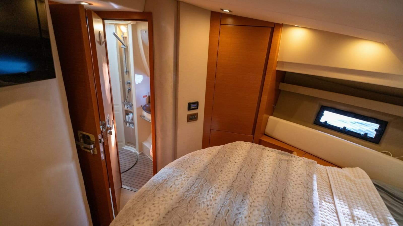 2013 Azimut 40 Flybridge - Photo 50