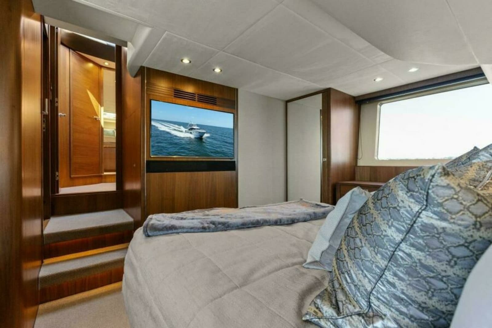 2016 Princess 60 Flybridge - Photo 34