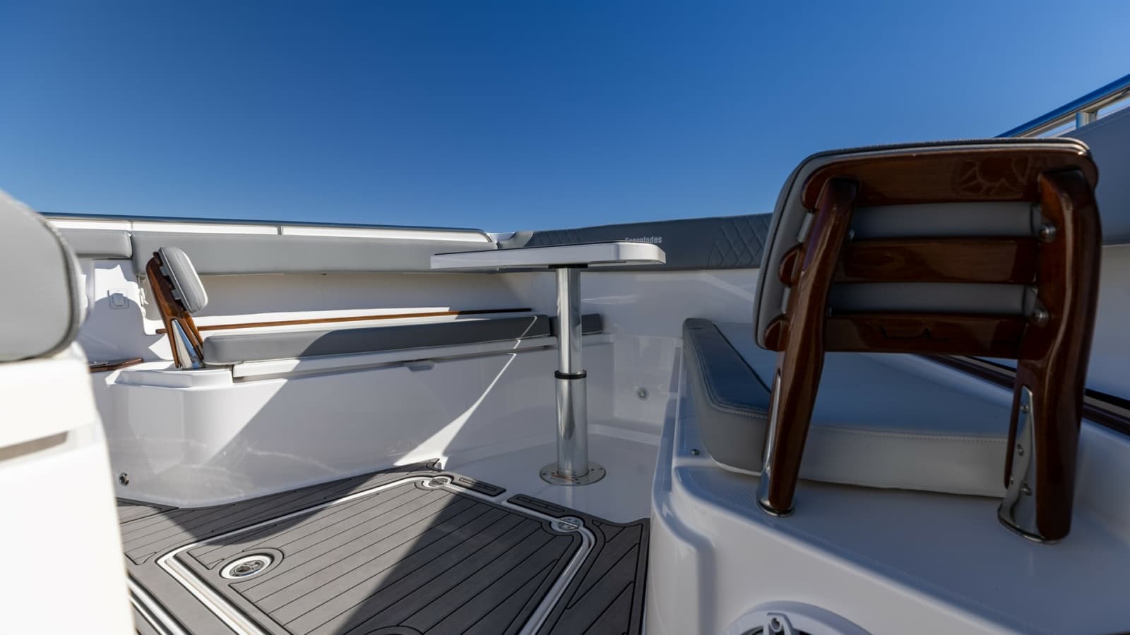 2024 Everglades 455 Center Console - Photo 13