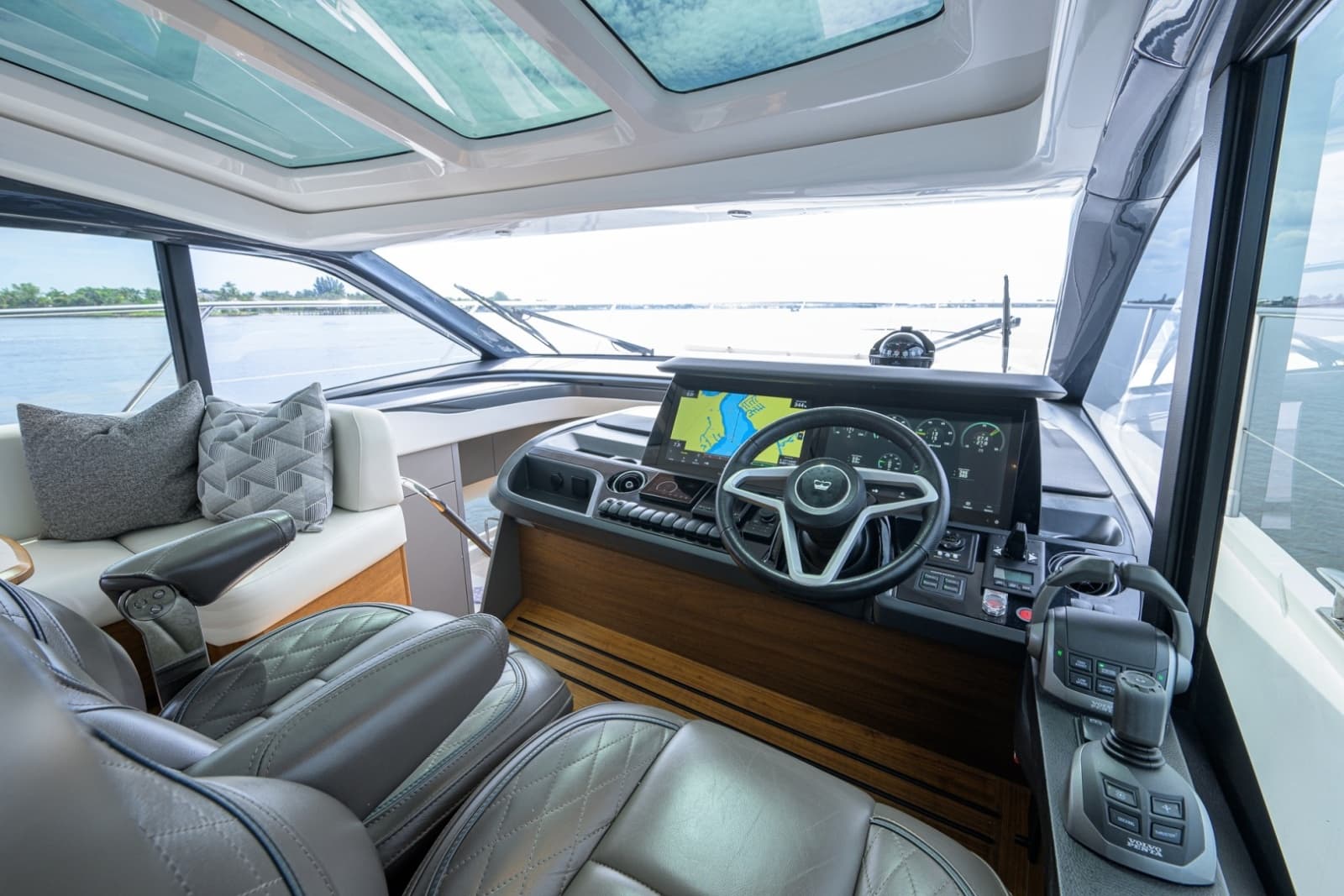 2024 Princess V50 - Photo 13