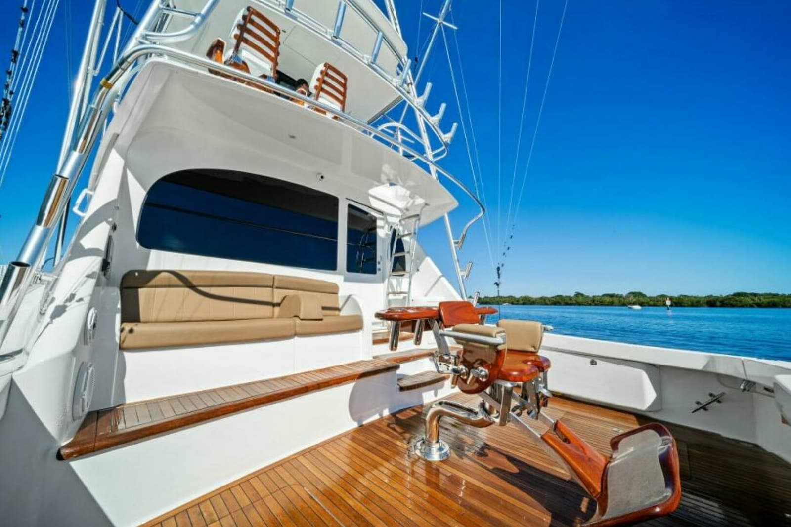 2016 Viking 55 Convertible - Photo 27