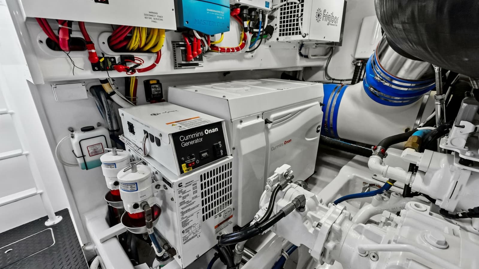 2018 Viking 62 Convertible - Photo 59