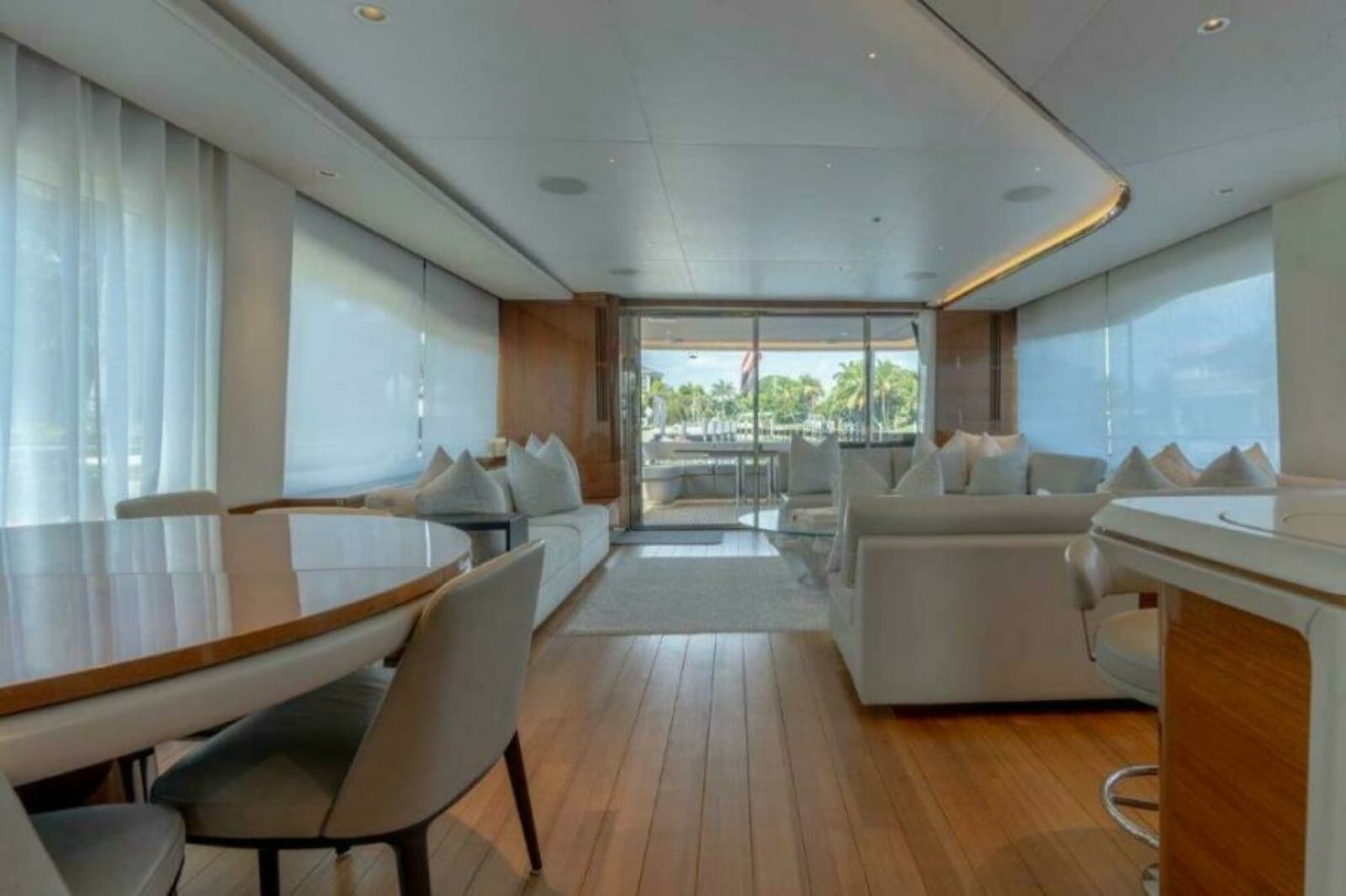 2019 Princess 85 Motor Yacht - Photo 7