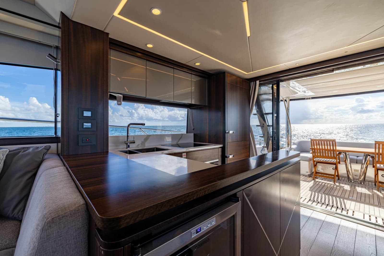 2022 Sunseeker Manhattan 68 - Photo 27