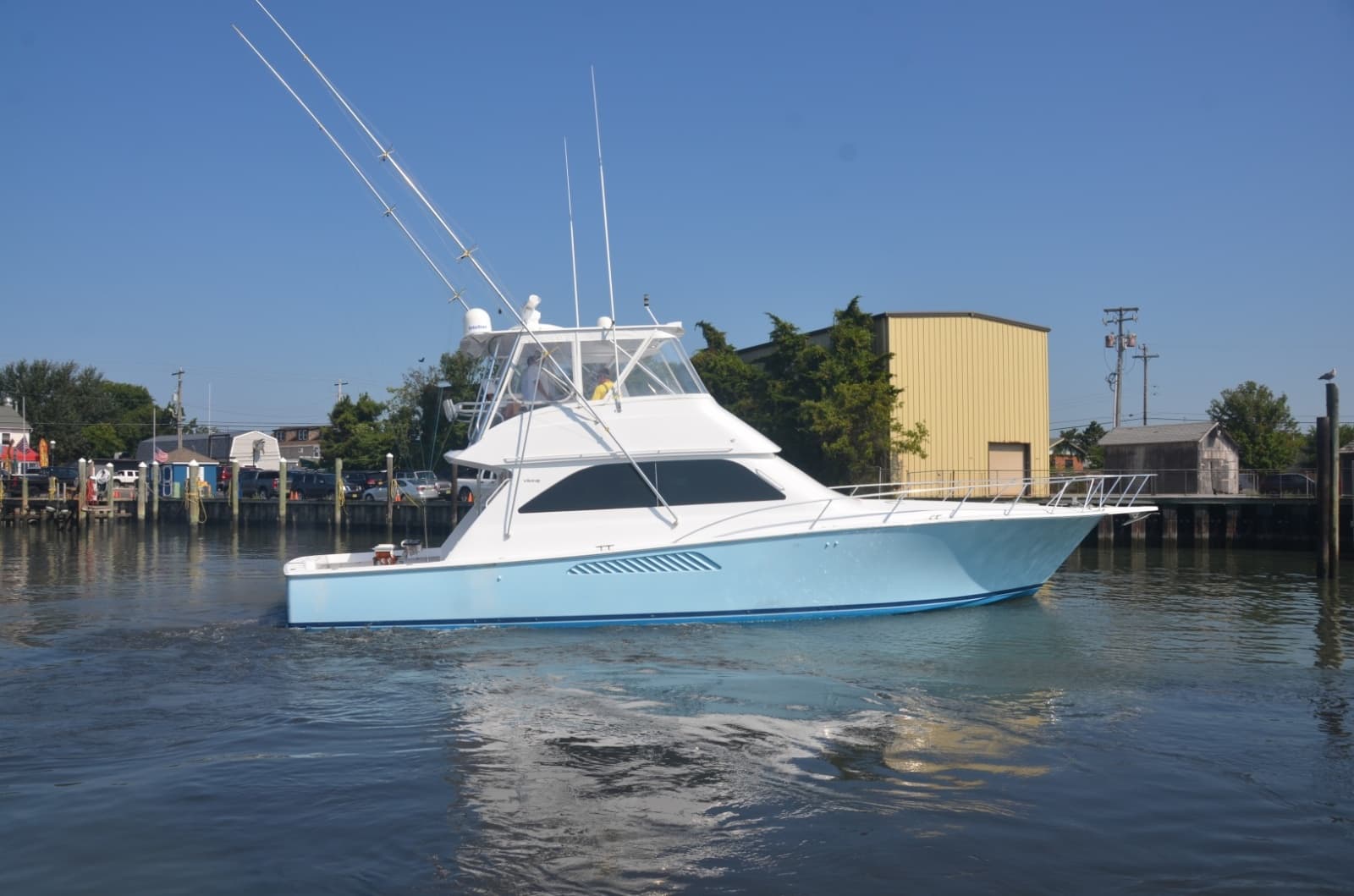 2003 Viking 52 Convertible - Photo 3
