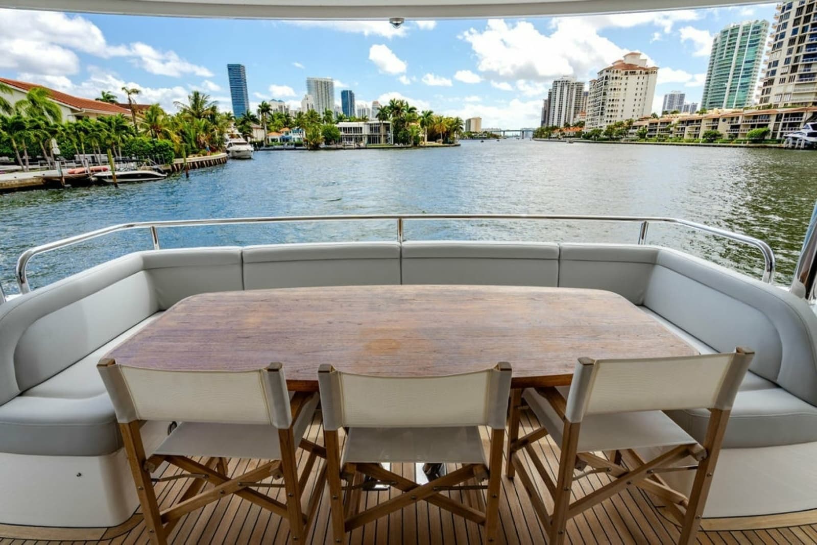 2019 Sunseeker 95 Motor Yacht - Photo 16