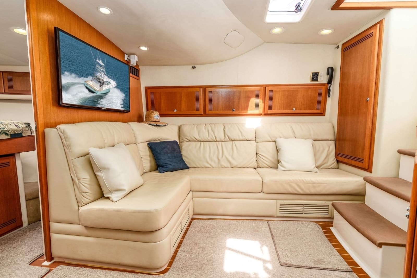 2005 Cabo 40 Express - Photo 6