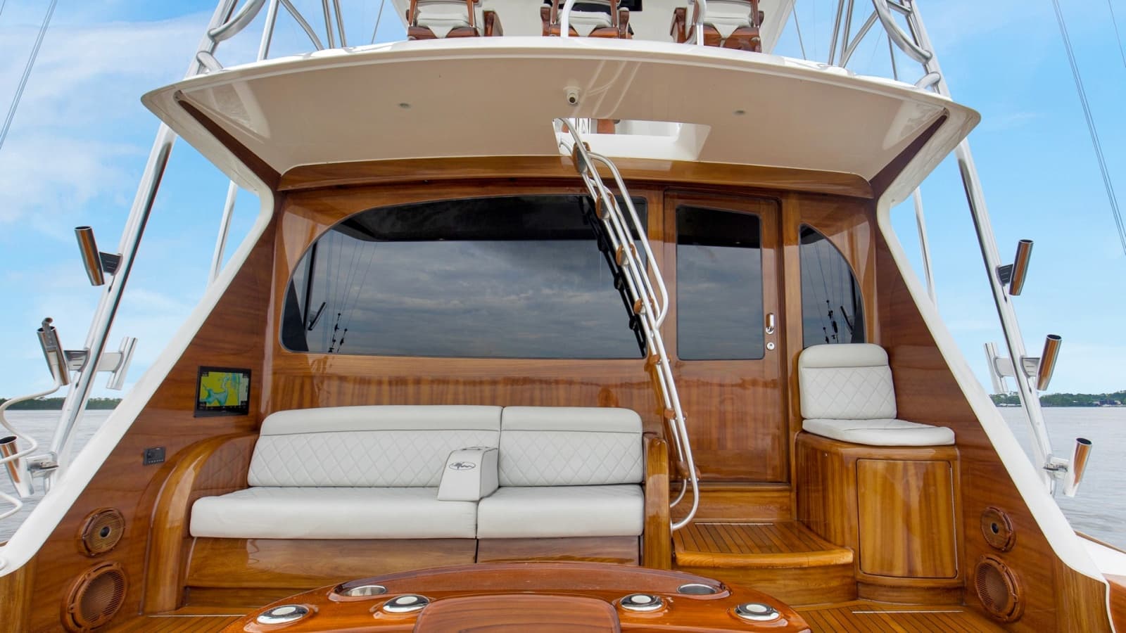 2020 Viking 68 Convertible - Photo 53