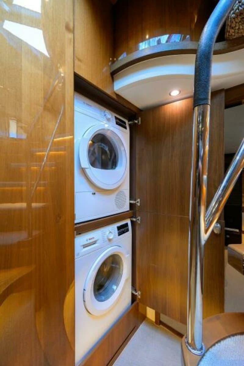 2013 Princess V72 Express Yacht - Photo 37