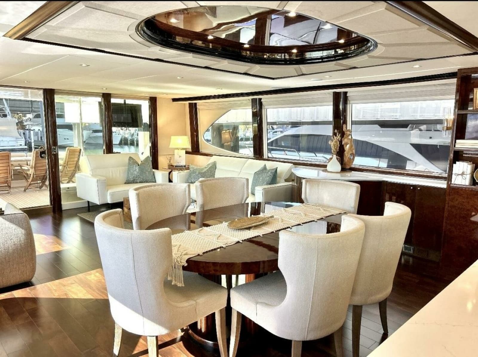 2001 Lazzara Yachts 94 Motor Yacht - Photo 23